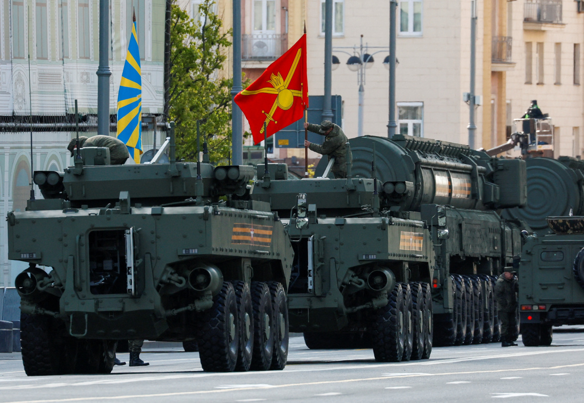 Putin's Embarrassing Victory Day Parade Only Had One Tank From World