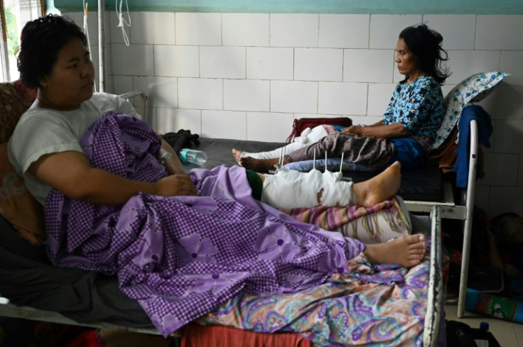 People wounded in ethnic clashes in India's northeastern Manipur are treated in hospital. The clashes were between the mainly Hindu Meitei people and the mostly Christian Kuki tribe