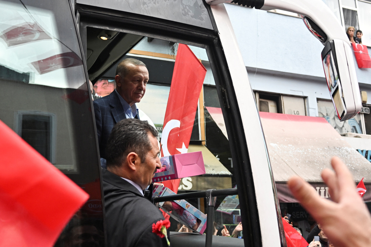 Turkey Votes In Pivotal Elections That Could End Erdogan's 20-year Rule ...