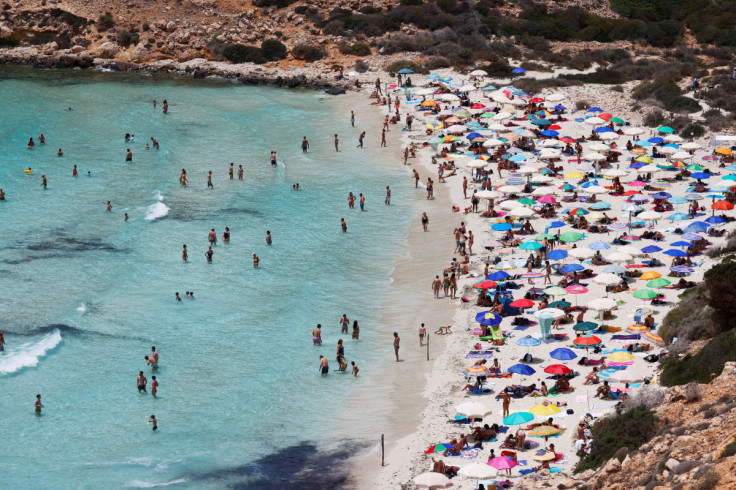 Tourism continues in Lampedusa despite flow of migrants