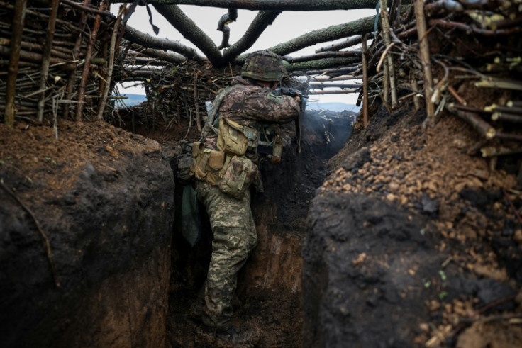 The two camps are now awaiting a counteroffensive announced by Ukrainian authorities
