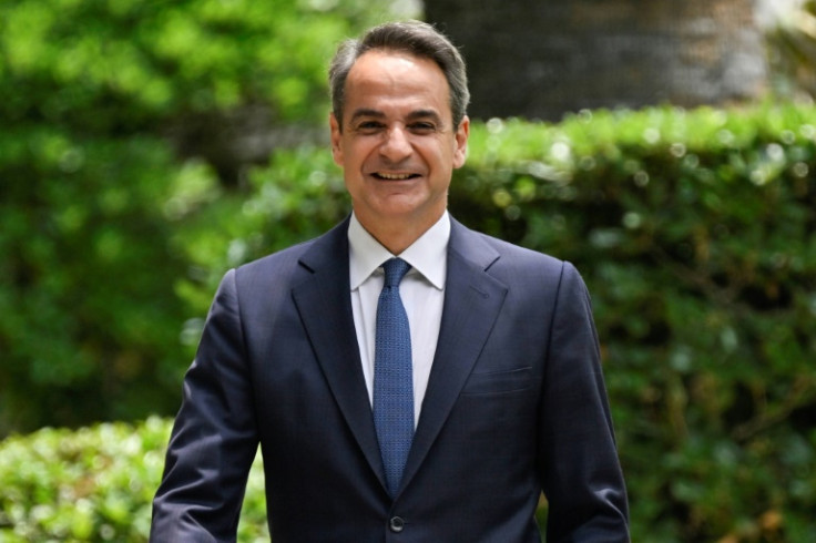 Prime Minister Mitsotakis is pushing for a new decisive ballot after a hung parliament emerged from Sunday's vote
