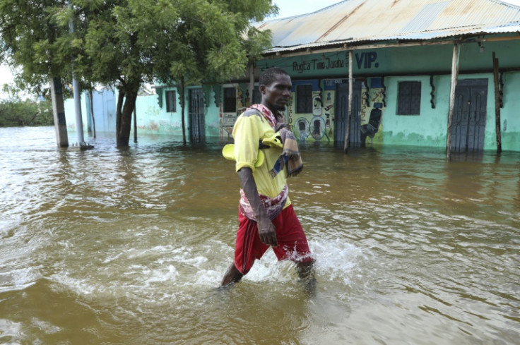 Over 408,000 people have been displaced by floods in Somalia since the start of the year, the UNHCR and NRC say