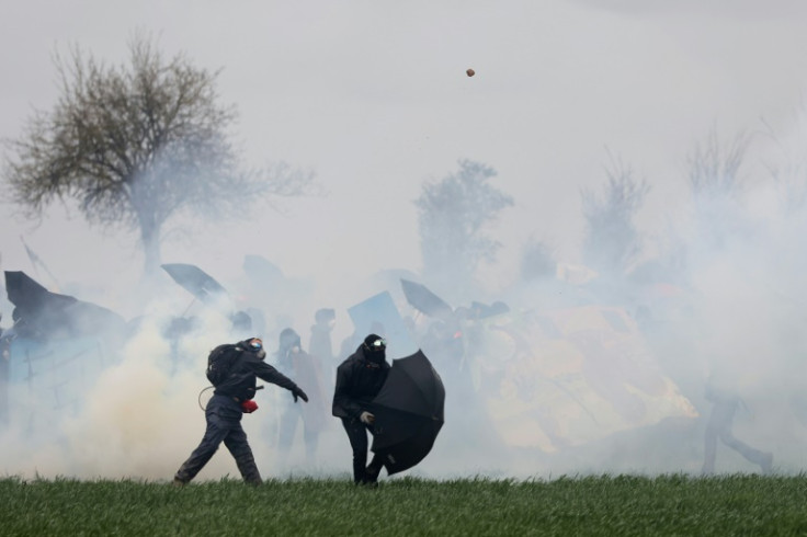 Protestors clash with riot police over a megadam in Fance, March 2023