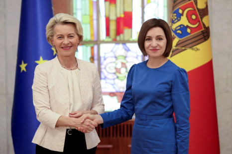 Moldovan President Maia Sandu and European Commission President Ursula von der Leyen meet in Chisinau
