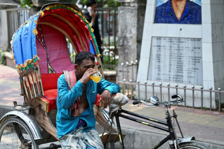 With more people staying home to avoid the heat, vendors and rickshaw operators are seeing fewer customers