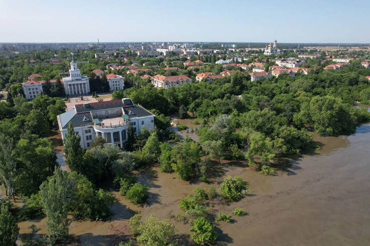 Floodwaters reach the centre of Nova Kakhovka