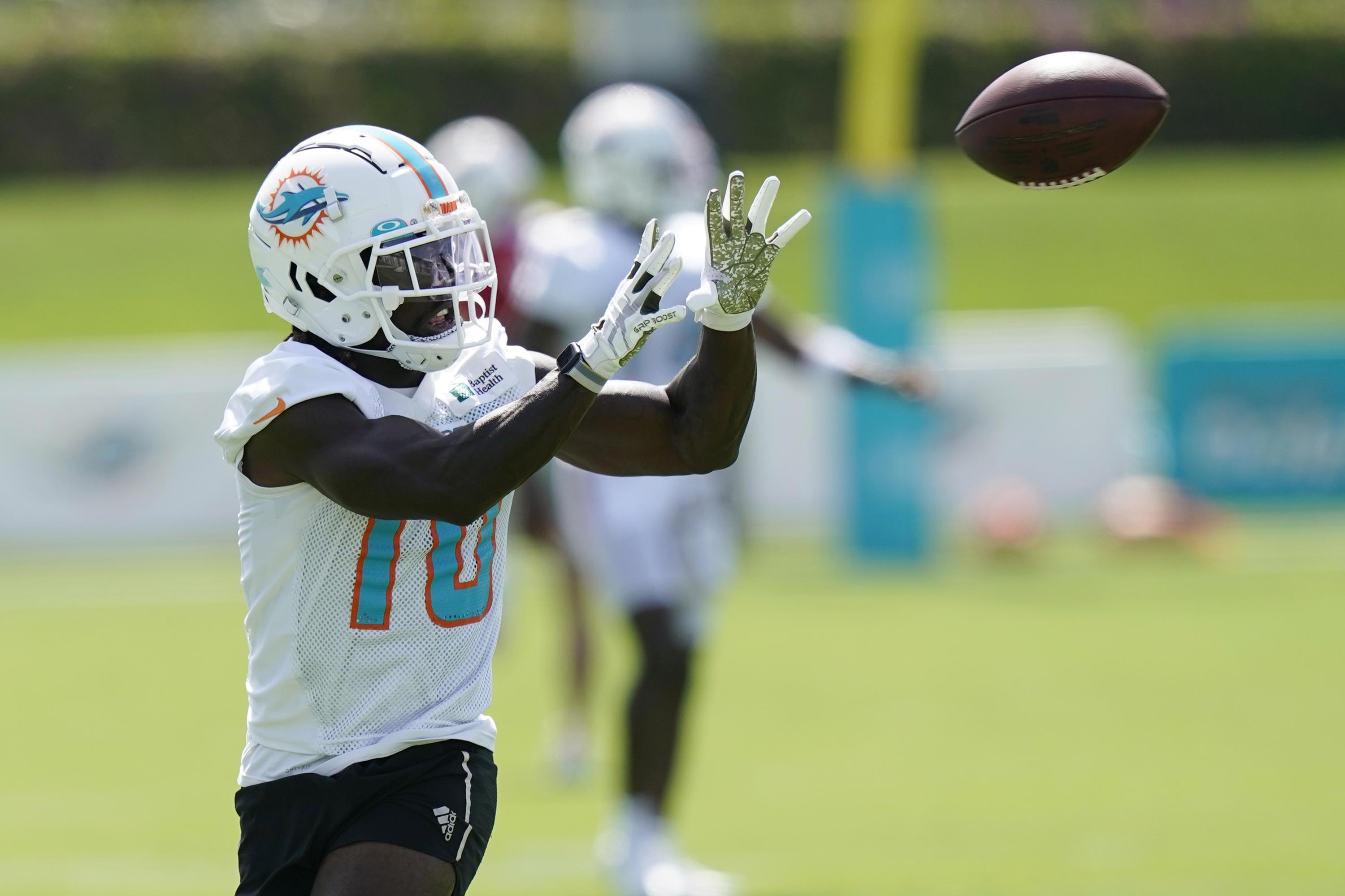 Dolphins WR Tyreek Hill sets another franchise single-season record
