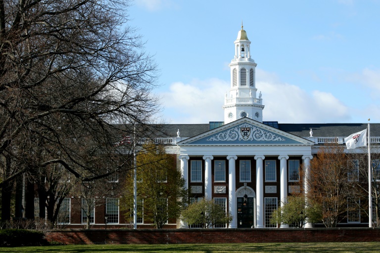 https://d.ibtimes.com/en/full/4466460/harvard-university-boston.jpg