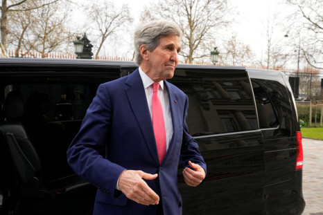 French Foreign Minister Colonna meets U.S. Climate Envoy Kerry in Paris
