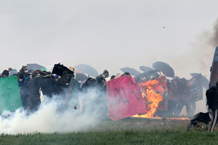UN experts have urged France to review policing tactics after the clashes at Sainte-Soline