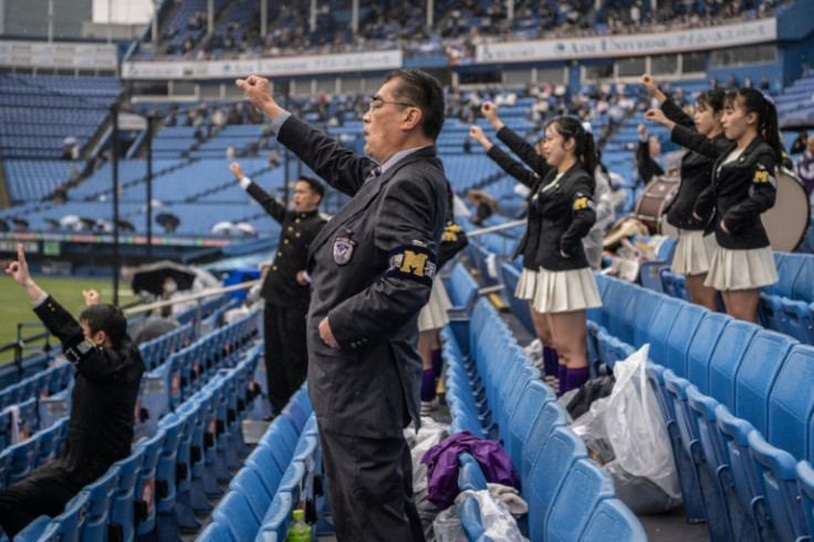 The men-dominated "leadership sections" have seen their ranks shrink