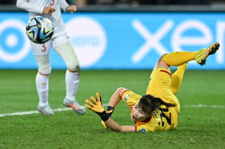 Vietnam's goalkeeper Thi Hang Khong makes a save against the Netherlands
