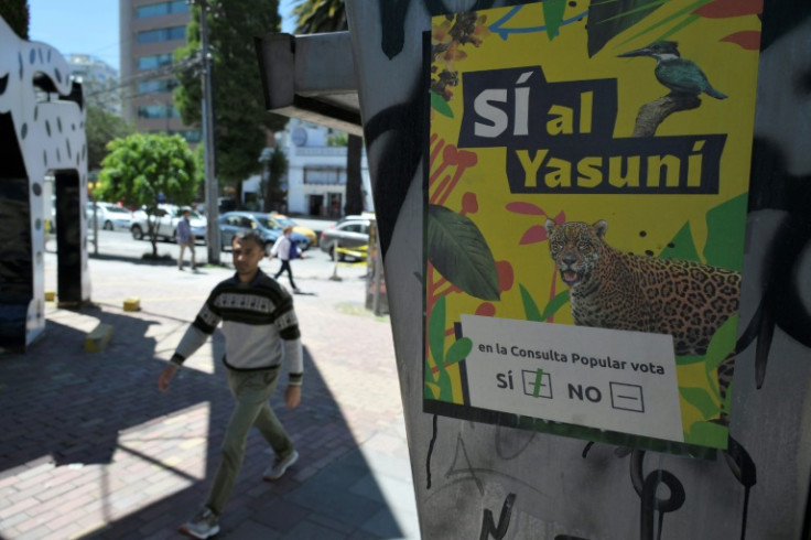 A poster in Quito urges Ecuadorans to vote "Yes" to halt oil drilling in the sensitive Amazon rainforest reservation Cartel de propaganda en favor del "Sí" a la preservación del parque nacional de Yasuní, el 14 de agosto de 2023 en Quito, Ecuador