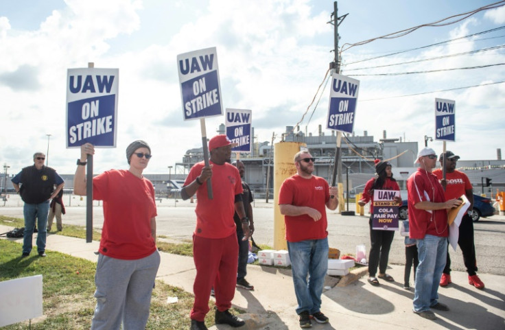 Workers on the picket line outside Ford's Wayne, Michigan plant in the first day of the United Auto Workers strike