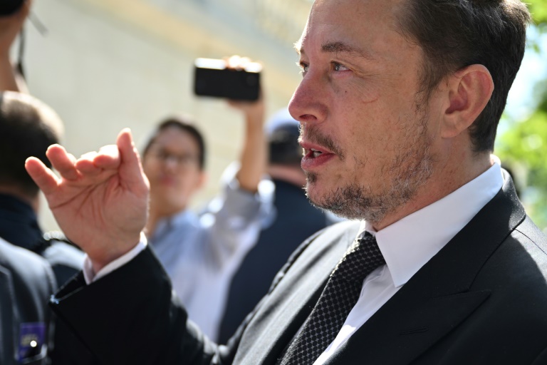 Musk Contemplates Implementing Monthly Fee for All X Users