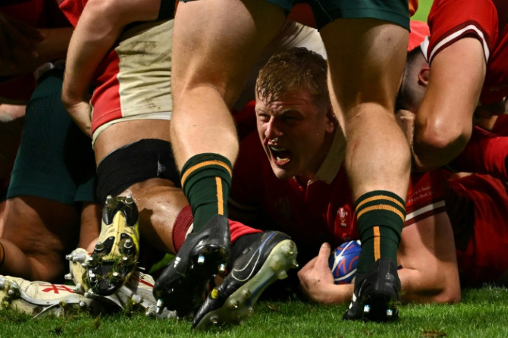 Wales flanker and captain Jac Morgan scores aginst Australia