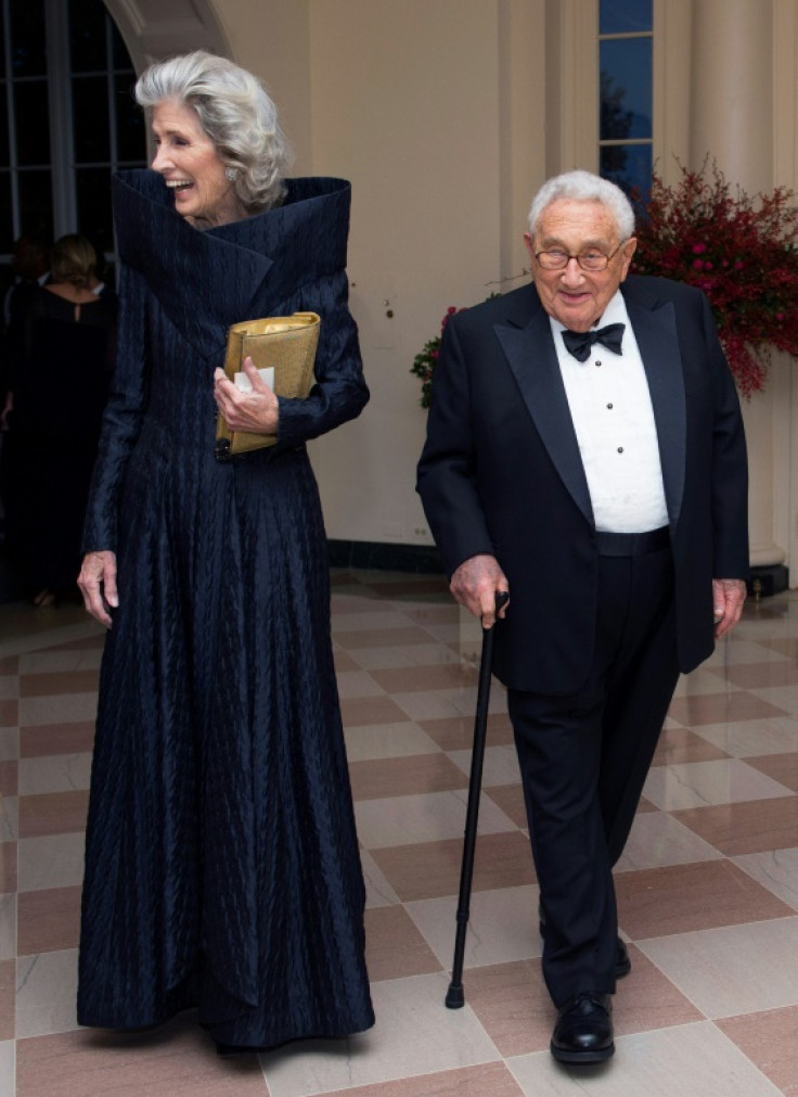 Henry Kissinger and his wife Nancy arrive for a 2015 state dinner at the White House for Chinese President Xi Jinping