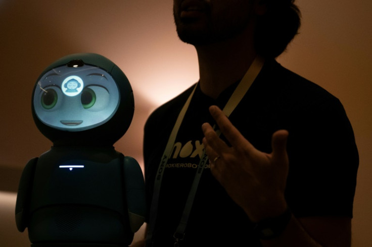 At CES Tech Show, Seeking Robots Neither Too Human Nor…