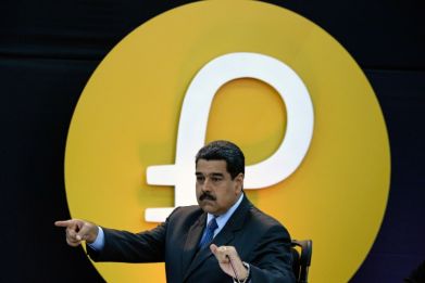 El presidente de Venezuela Nicolás Maduro el 20 de febrero de 2018 al anunciar el lanzamiento de una criptomoneda denominada "Petro"