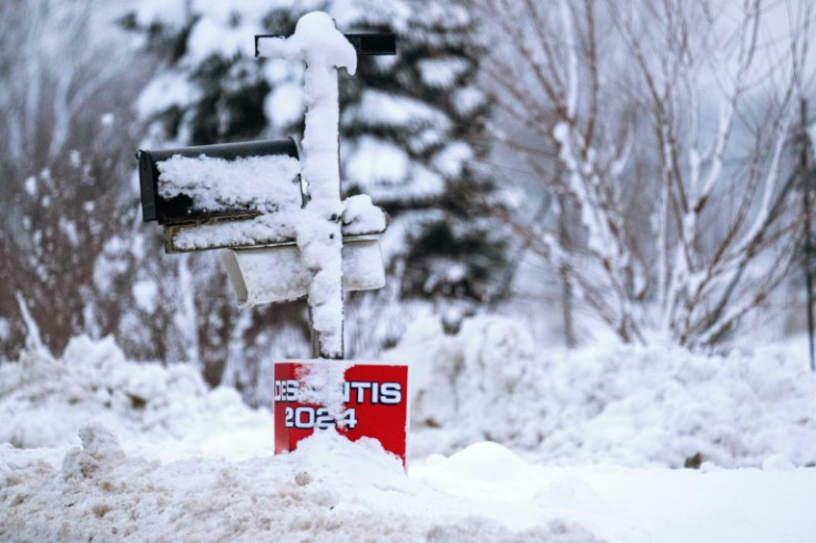 Snow contest: campaign events in Iowa have been put on hold as freezing weather and heavy snow grips the state