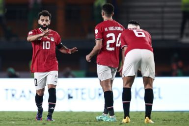 Mohamed Salah (L) spared Egypt from a shock loss