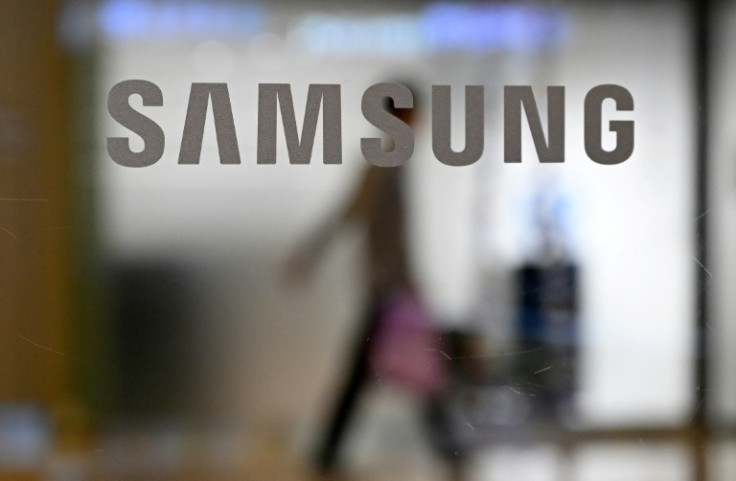 Samsung blamed weak demand for consumer devices for its Q3 drop in operating profits, but remained optimistic about the year ahead