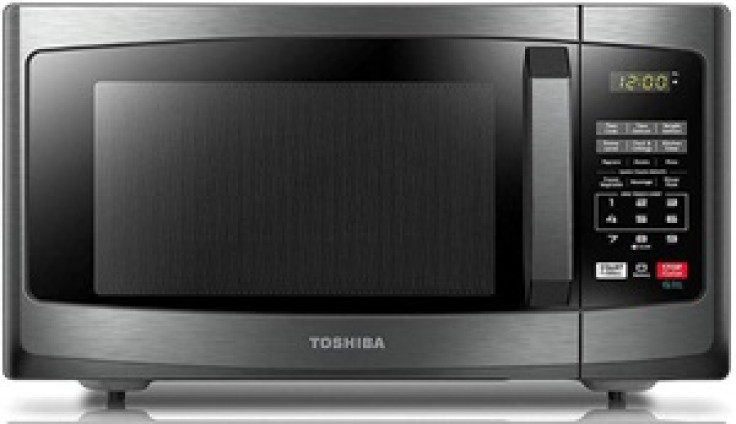 TOSHIBA 0.9 Cu Ft 900W Countertop Microwave