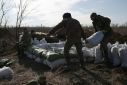 Ukrainian servicemen were building fortifications near the town of Avdiivka