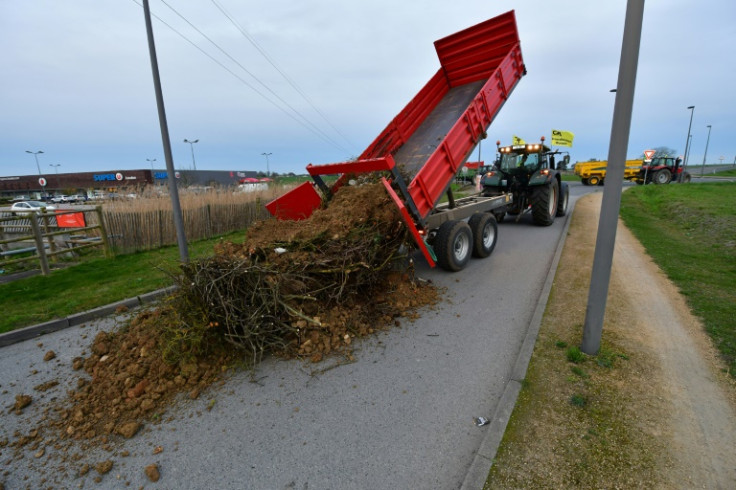 French farmers have resumed direct action put step up pressure on the government