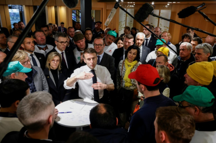 Macron listened to farmers' complaints about prices, red tape and state aid