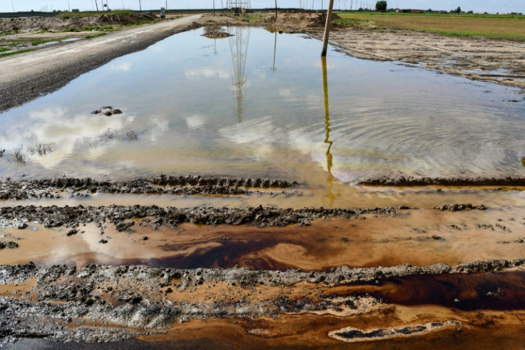 Farmers in northern Iraq complain that the state has been too slow to clean up the mess