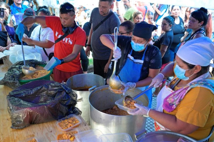 The Argentine government has frozen aid to some 40,000 soup kitchens pending an audit of their operations