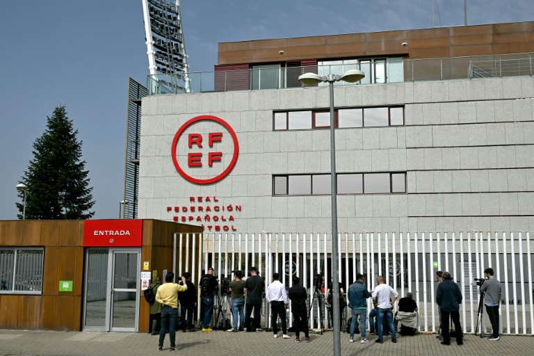 Police Search Spanish Football Federation Offices Over Alleged Corruption
