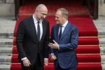 Ukrainian Prime Minister Denys Shmygal (L) said he hoped to have 'pragmatic and constructive' talks with Polish counterpart Donald Tusk (R)