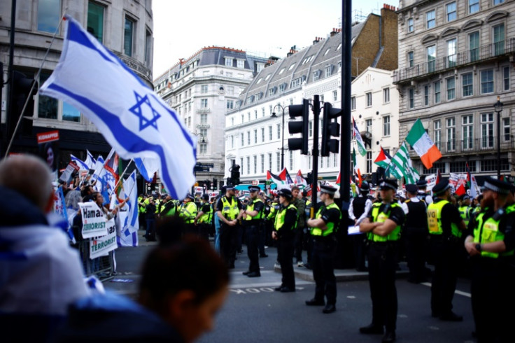 A smaller number of demonstrators also turned out for a counter-protest in support of Israel