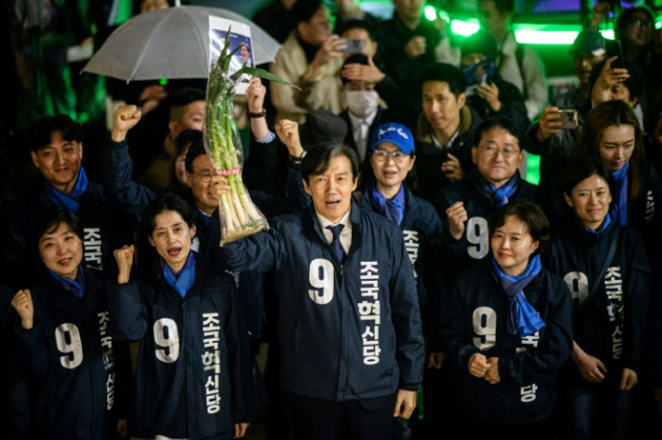 Cho Kuk (C), leader of the South Korean Rebuilding Korea Party, is facing jail time but gaining steam as an option for disenchanted voters