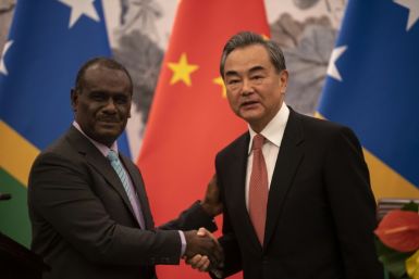 New Solomon Islands Prime Minister Jeremiah Manele (L) was the country's foreign minister when it abandoned Taiwan in 2019 in favour of Beijing