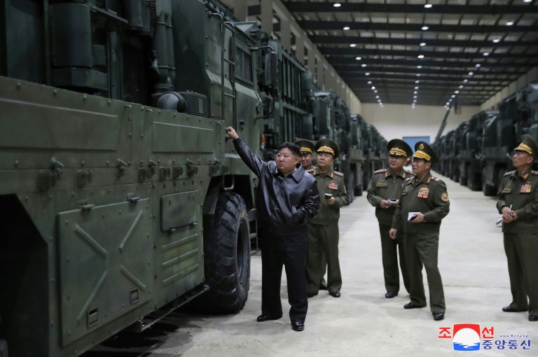 https://d.ibtimes.com/en/full/4526259/north-korean-leader-kim-jong-un-l-inspects-missile-launcher-vehicles-undisclosed-location.jpg