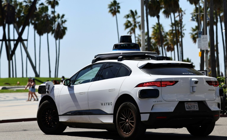 https://d.ibtimes.com/en/full/4531985/waymo-robotaxi-service-available-driverless-rides-los-angeles-phoenix-san-francisco.jpg