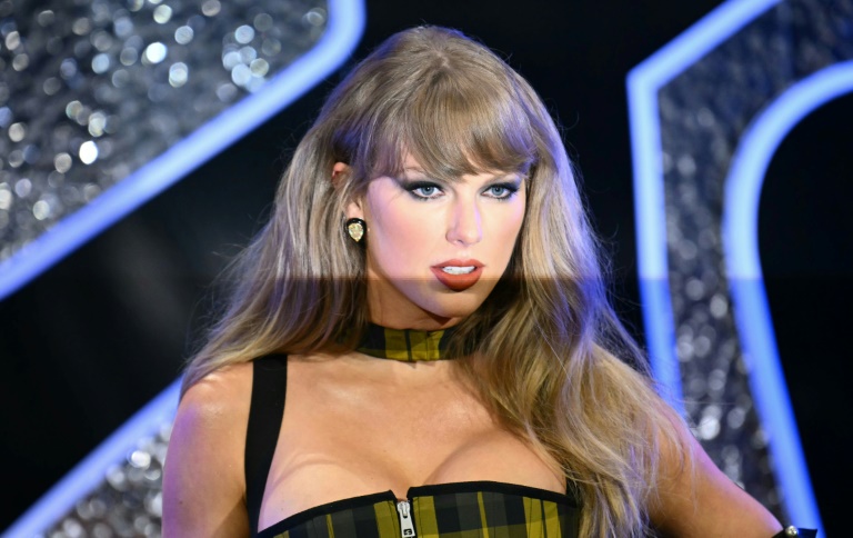 https://d.ibtimes.com/en/full/4548359/taylor-swift-shown-here-2024-mtv-video-music-awards-has-become-subject-donald-trumps-ire.jpg