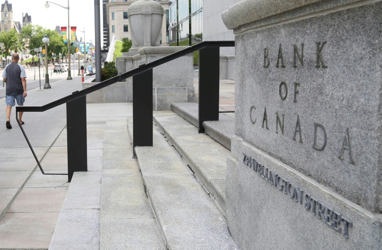 https://d.ibtimes.com/en/full/4548650/inflation-has-slowed-canada-central-bank-has-gradually-lowered-its-key-interest-rate.jpg