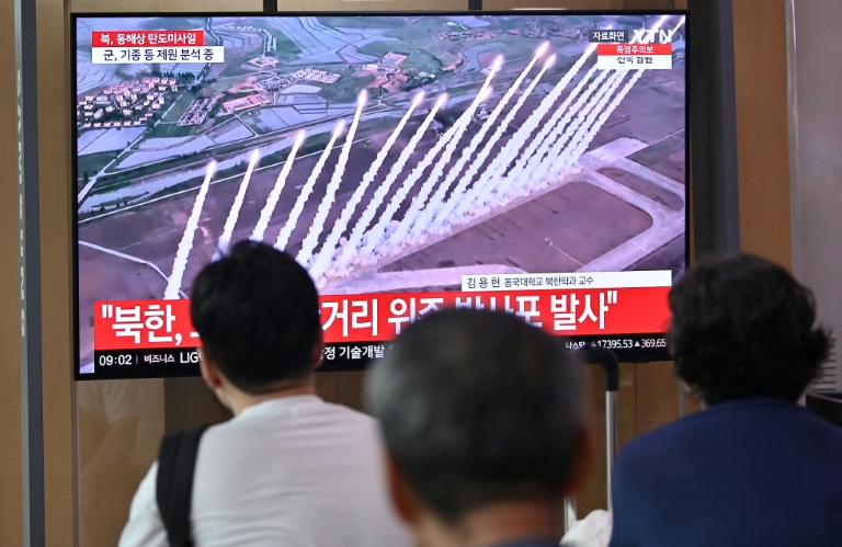 https://d.ibtimes.com/en/full/4548679/north-korea-fired-multiple-short-range-ballistic-missiles-last-week-nuclear-armed-countrys-first.jpg