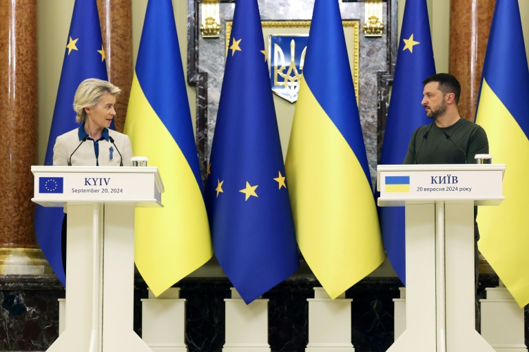 https://d.ibtimes.com/en/full/4549397/eu-chief-ursula-von-der-leyen-vowed-support-ukraine-ahead-third-winter-war-russia.jpg