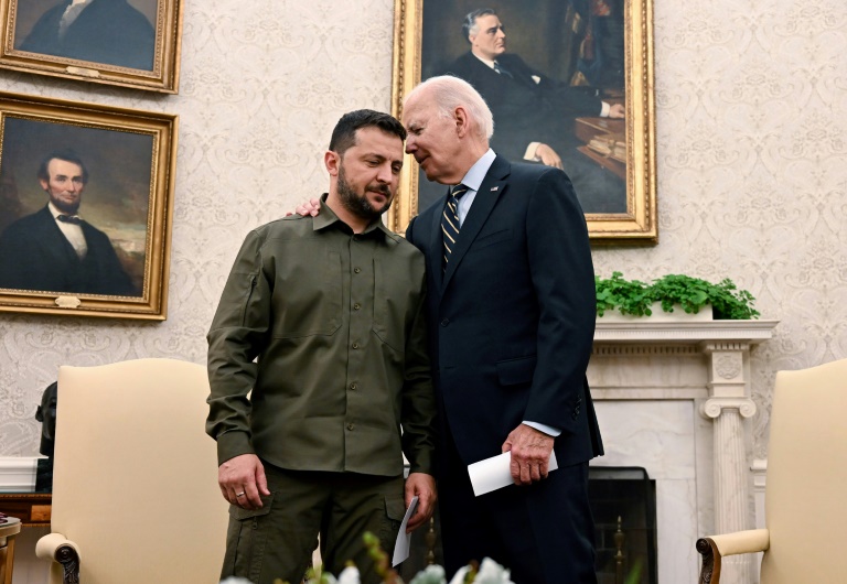 https://d.ibtimes.com/en/full/4549731/zelensky-expected-try-convince-biden-change-his-mind-firing-western-supplied-long-range.jpg