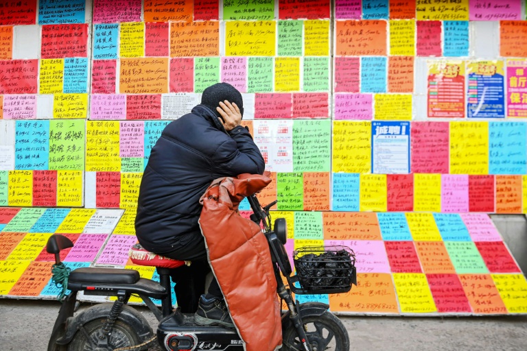 https://d.ibtimes.com/en/full/4549804/data-showing-jump-chinese-youth-unemployment-comes-leaders-struggle-kickstart-growth-worlds.jpg