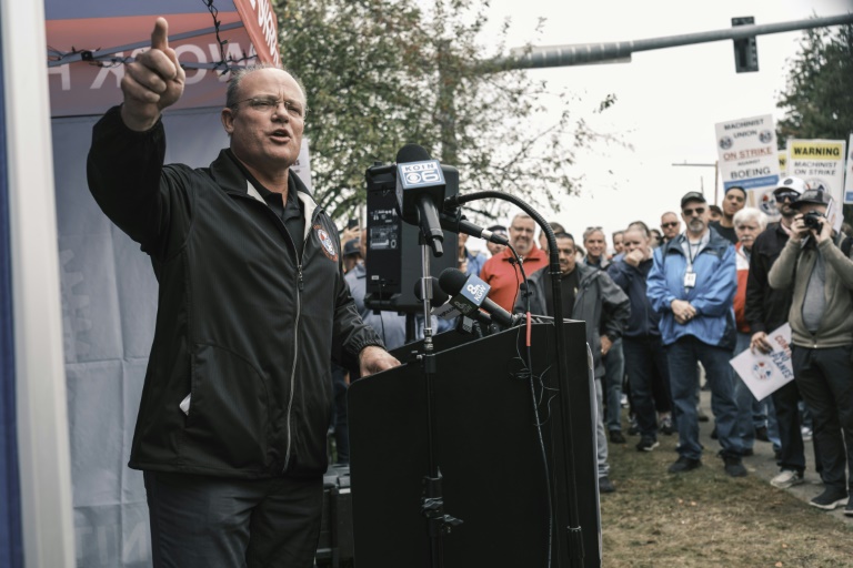 https://d.ibtimes.com/en/full/4549986/iam-international-president-brian-bryant-who-addressed-striking-boeing-workers-last-week-said.jpg