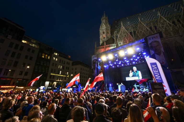 https://d.ibtimes.com/en/full/4550615/austrias-far-right-freedom-party-has-seen-its-popularity-rebound.jpg