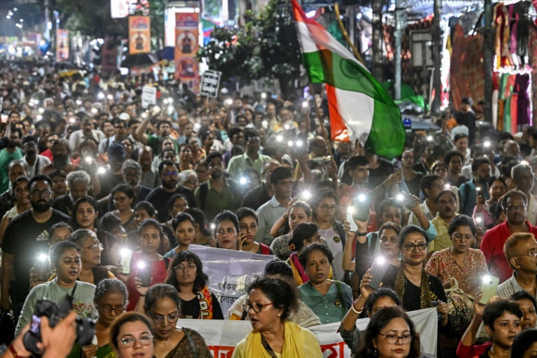 https://d.ibtimes.com/en/full/4551364/doctors-kolaka-walked-off-job-again-tuesday-saying-pledges-west-bengal-state-government.jpg