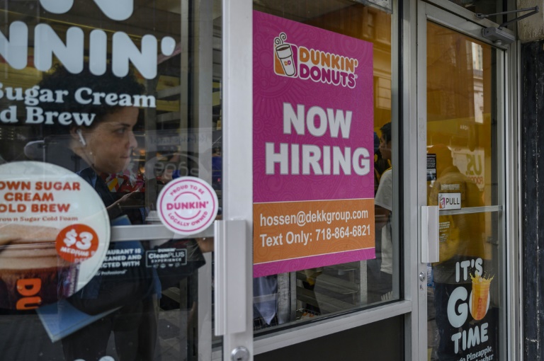 https://d.ibtimes.com/en/full/4551485/data-payroll-firm-adp-showed-private-sector-employment-rising-september-higher-expected.jpg